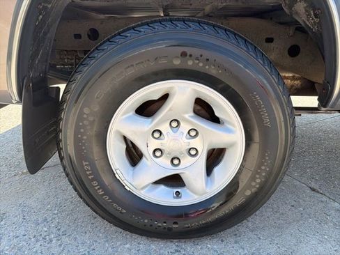 Used 2002 Toyota Tundra SR5 RWD image 16