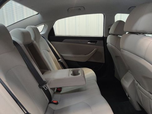 Used 2019 Hyundai Sonata SE FWD image 19