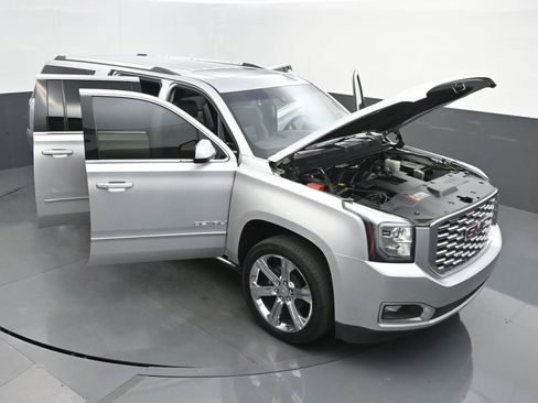 Used 2018 GMC Yukon XL Denali w/ Denali Ultimate Package AWD/4WD image 51