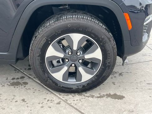 Used 2022 Jeep Grand Cherokee Limited 4xe w/ Luxury Tech Group II image 9