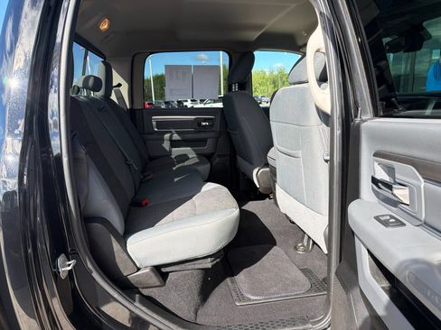 Used 2020 RAM 1500 Classic SLT w/ Luxury Group AWD/4WD image 16