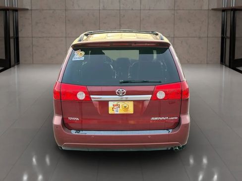 Used 2006 Toyota Sienna XLE image 12