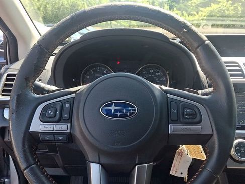 Used 2017 Subaru Crosstrek 2.0i Premium w/ Moonroof Package AWD/4WD image 19