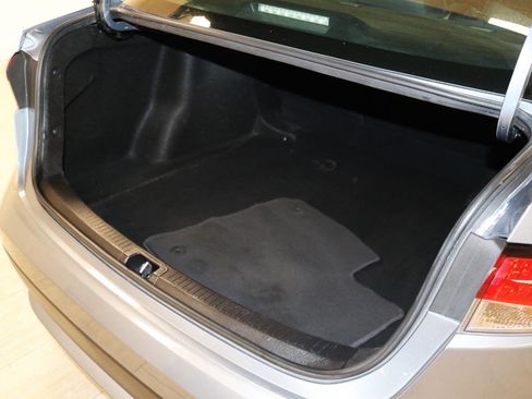 Used 2022 Toyota Corolla LE image 71