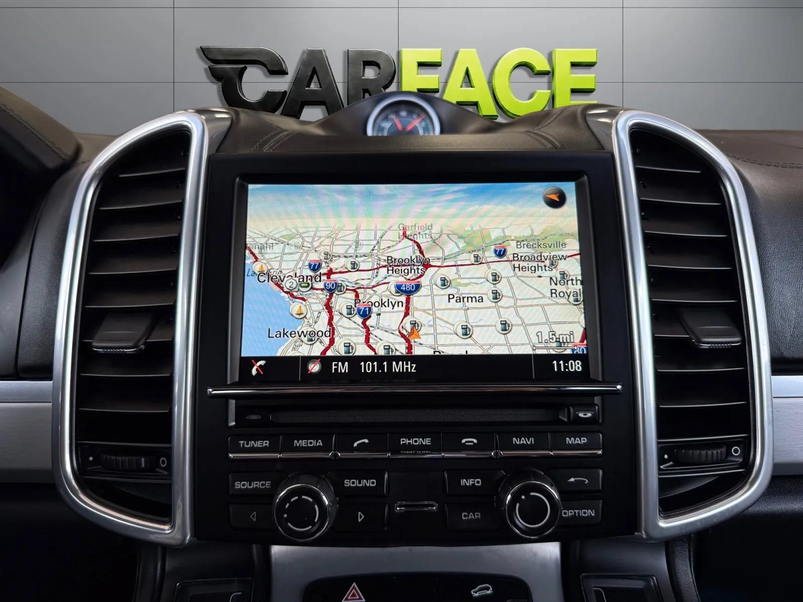 Used 2016 Porsche Cayenne GTS AWD/4WD image 33