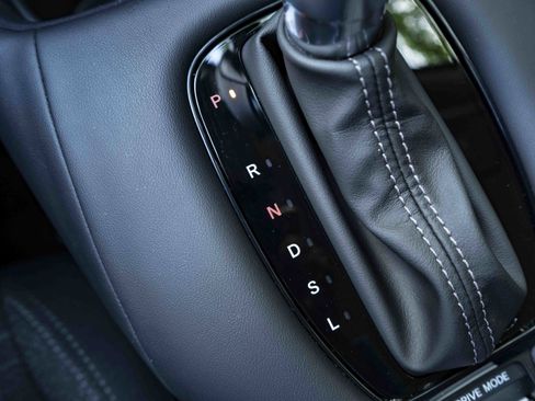 Certified 2026 Honda HR-V LX image 30