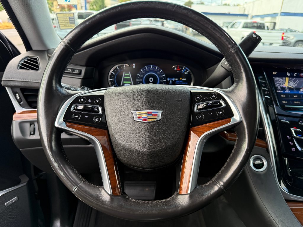 Used 2019 Cadillac Escalade ESV Luxury AWD/4WD image 18