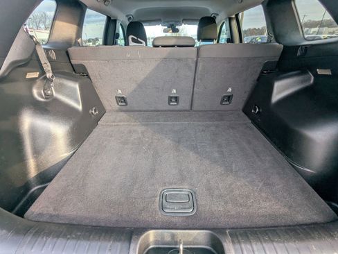 Used 2019 Jeep Cherokee Latitude w/ Popular Appearance Group image 9