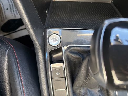 Used 2024 Volkswagen Tiguan SE image 5