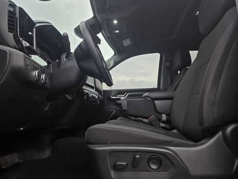 Used 2024 GMC Sierra 1500 SLE image 11