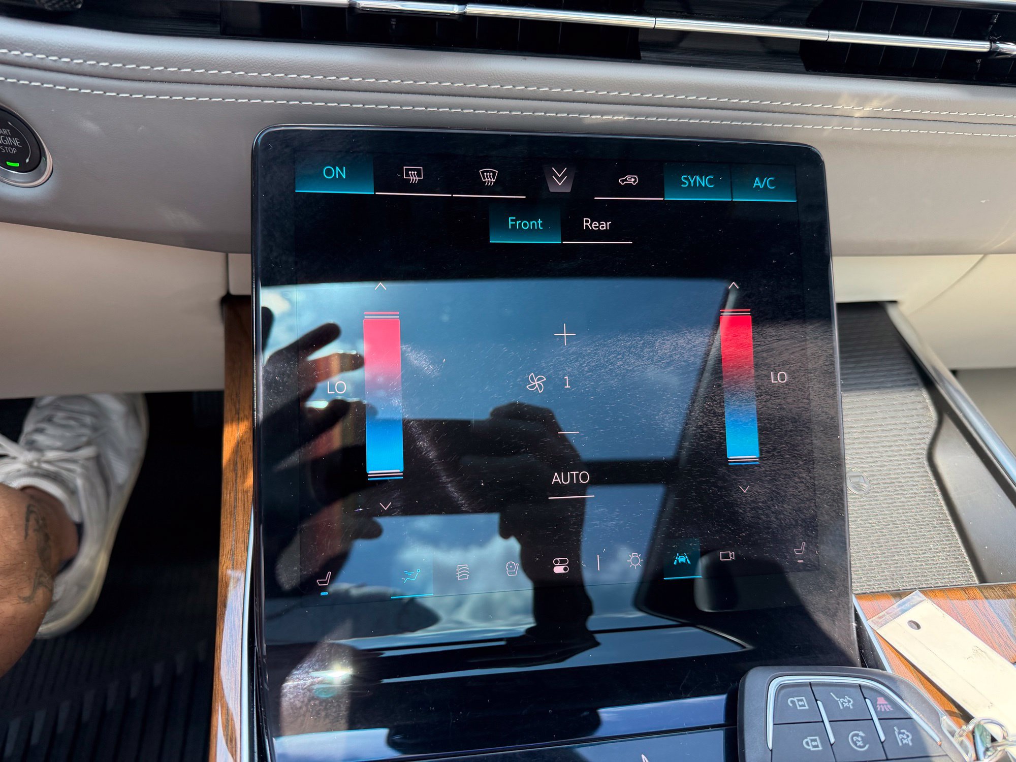 Used 2026 Cadillac Escalade ESV Platinum Sport w/ LPO, ONYX Package AWD/4WD image 30
