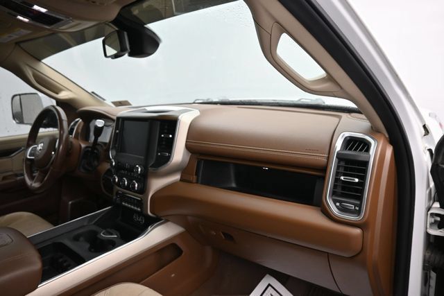 Used 2022 RAM 3500 Laramie AWD/4WD image 8