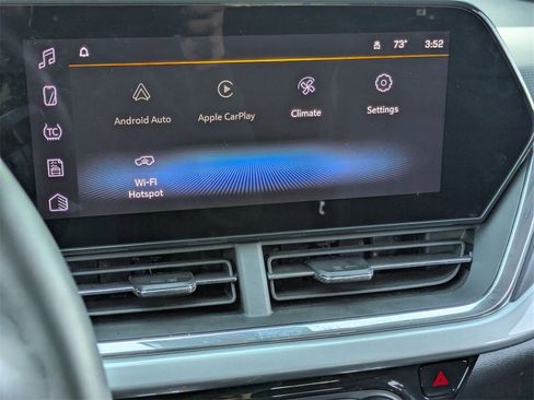 Used 2025 Chevrolet Trax LT w/ LT Convenience Package image 20