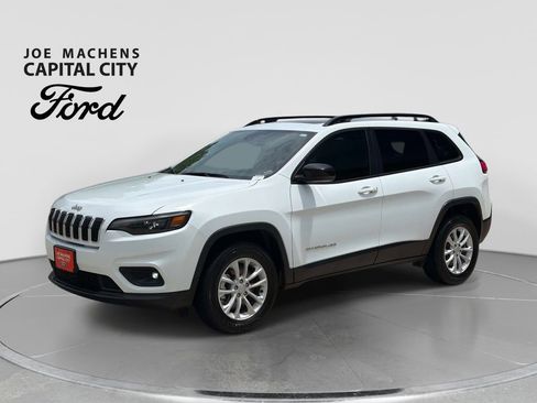 Used 2022 Jeep Cherokee Latitude Lux w/ Sun & Sound Group AWD/4WD image 9