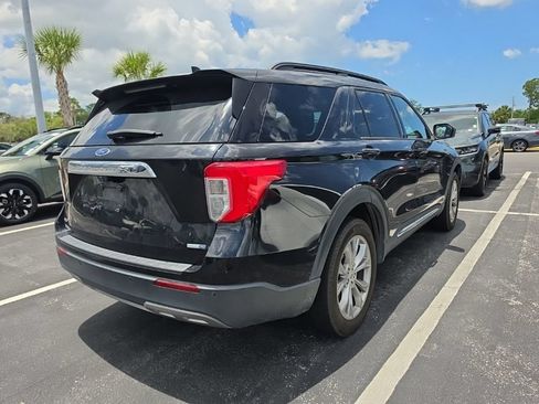 Used 2020 Ford Explorer XLT w/ Equipment Group 202A AWD/4WD image 18