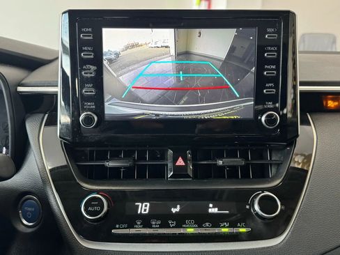 Used 2020 Toyota Corolla LE image 17