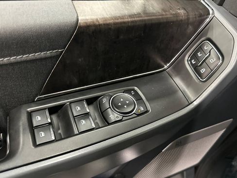 Used 2023 Ford F150 Lariat AWD/4WD image 11