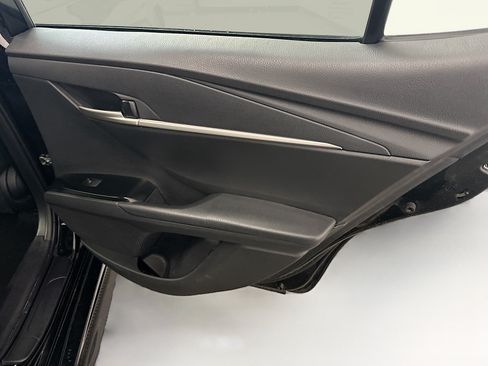 Used 2025 Toyota Camry SE FWD image 31