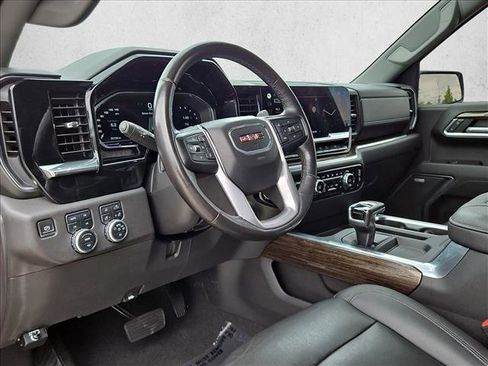 Used 2022 GMC Sierra 1500 Elevation w/ Elevation Premium Package AWD/4WD image 9