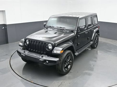 Used 2020 Jeep Wrangler Unlimited Sahara AWD/4WD image 30