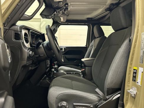 Used 2025 Jeep Wrangler Unlimited Sport AWD/4WD image 7