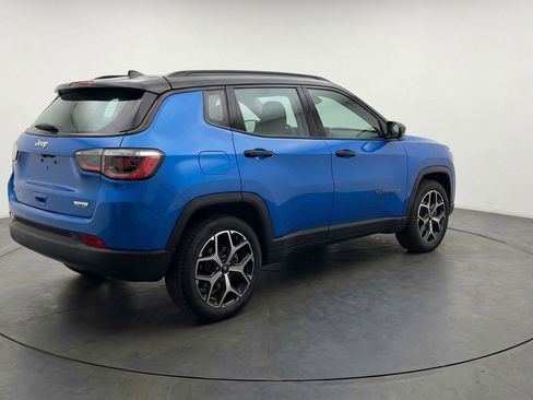 Used 2025 Jeep Compass Limited AWD/4WD image 9