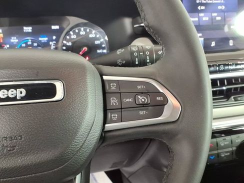 Used 2023 Jeep Compass Limited AWD/4WD image 18