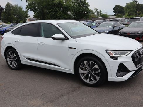 Used 2021 Audi e-tron Premium Plus w/ Premium Plus Package AWD/4WD image 3
