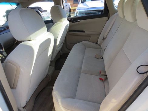Used 2011 Chevrolet Impala LS FWD image 7
