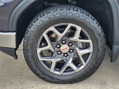 Used 2024 GMC Sierra 1500 SLT image 11