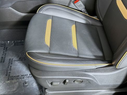 Used 2024 GMC Yukon AT4 w/ AT4 Premium Plus Package image 19