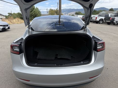 Used 2018 Tesla Model 3 Performance AWD/4WD image 17