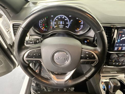 Used 2022 Jeep Grand Cherokee Laredo X image 11