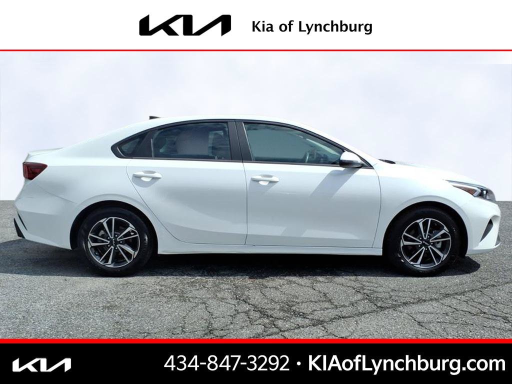 Used 2024 Kia Forte LXS w/ LXS Technology Package FWD image 3