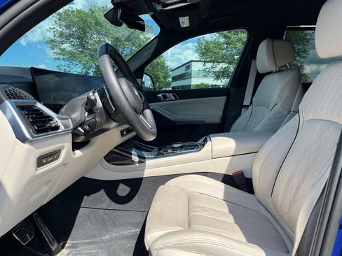 Used 2025 BMW X7 M60i AWD/4WD image 14