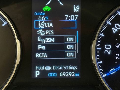 Used 2022 Toyota RAV4 XLE Premium AWD/4WD image 18