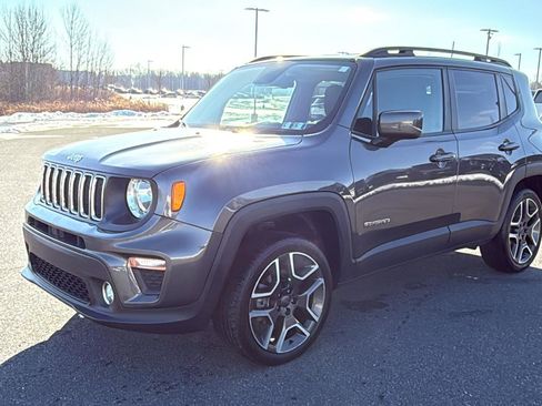 Used 2019 Jeep Renegade Latitude w/ Cold Weather Group image 14