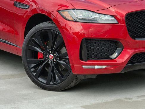Used 2019 Jaguar F-PACE S image 4