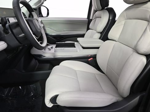 New 2026 Lincoln Navigator Reserve w/ Jet Appearance Package AWD/4WD image 12