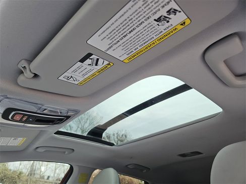 Certified 2025 Hyundai Kona Limited image 19