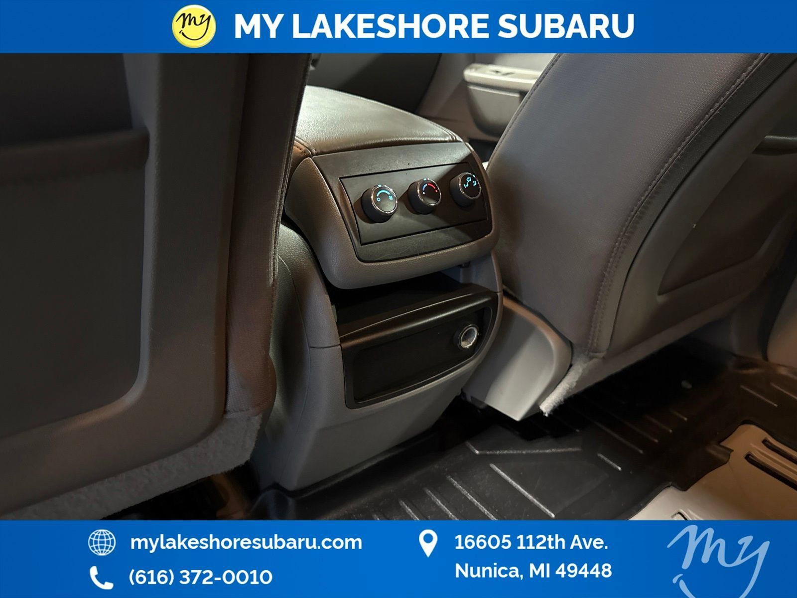 Used 2010 Chevrolet Traverse LS FWD image 21