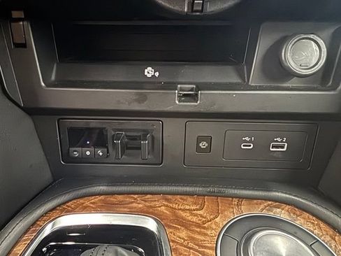 Used 2023 Nissan Armada SL w/ Captain's Chairs Package RWD image 38