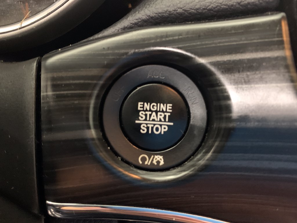 Used 2020 Jeep Grand Cherokee Limited AWD/4WD image 26