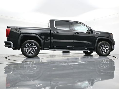 New 2026 GMC Sierra 1500 SLE w/ Preferred Package image 31