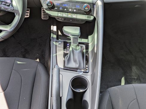 New 2025 Hyundai Elantra Sport FWD image 15