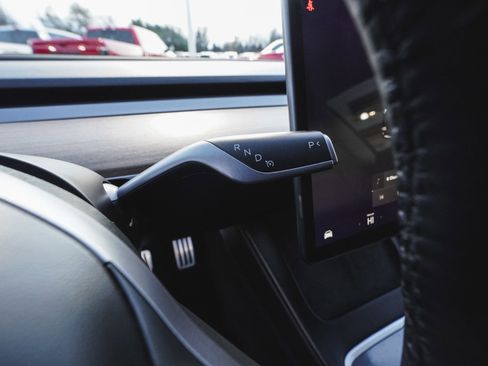 Used 2023 Tesla Model 3 Performance image 22