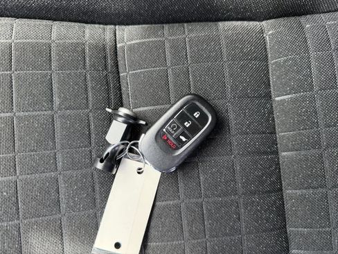 Used 2023 Honda HR-V Sport image 10