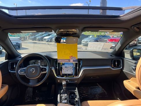 Used 2020 Volvo V60 T5 Cross Country image 44