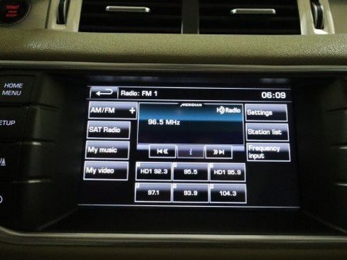 Used 2014 Land Rover Range Rover Evoque Pure Plus AWD/4WD image 17