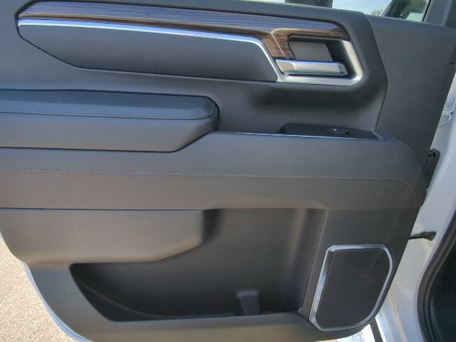 Used 2026 Chevrolet Silverado 2500 LT AWD/4WD image 12